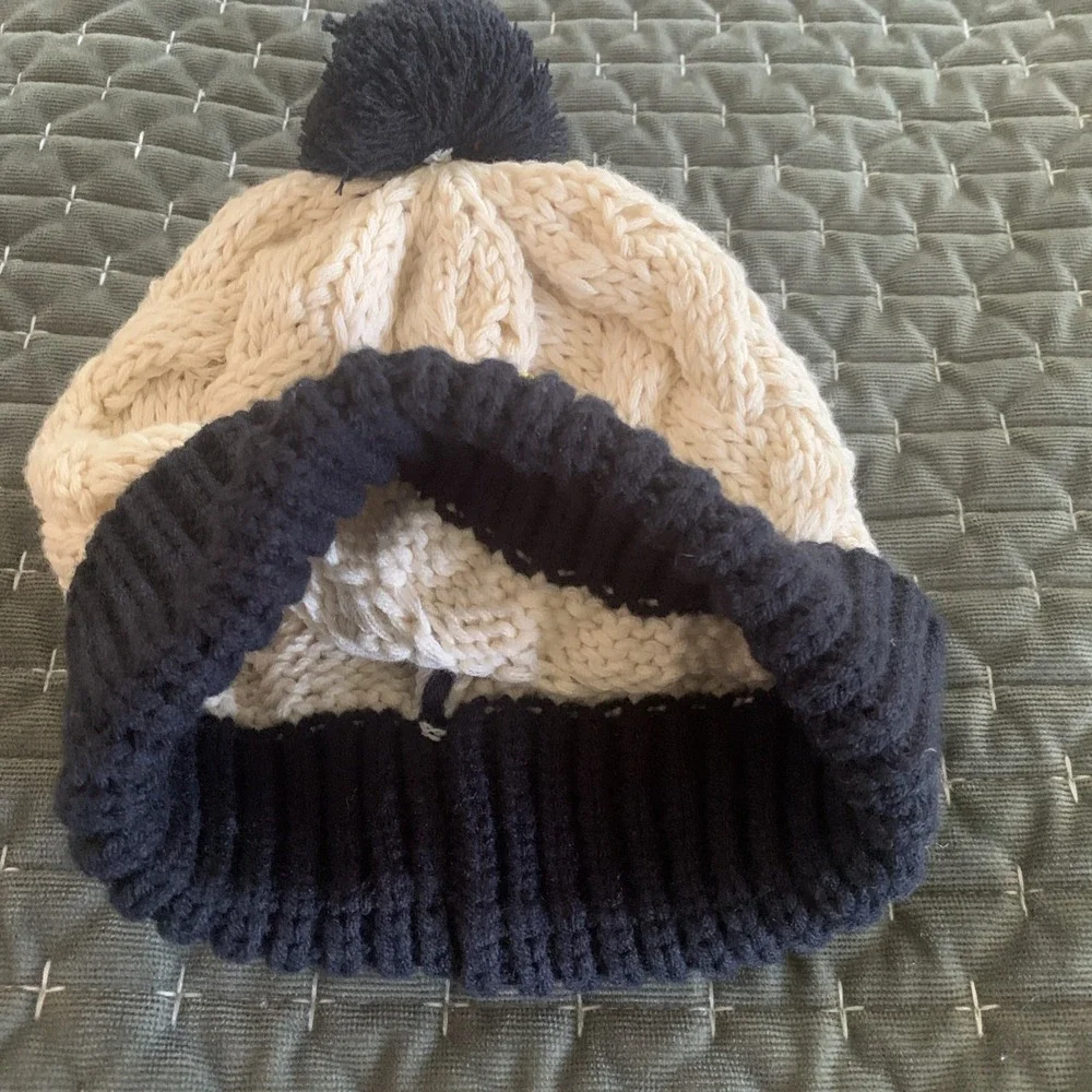 Michigan Wolverines Womens Hat Cable Knit Cap pom Stitched. Navy blue & Beige‎
